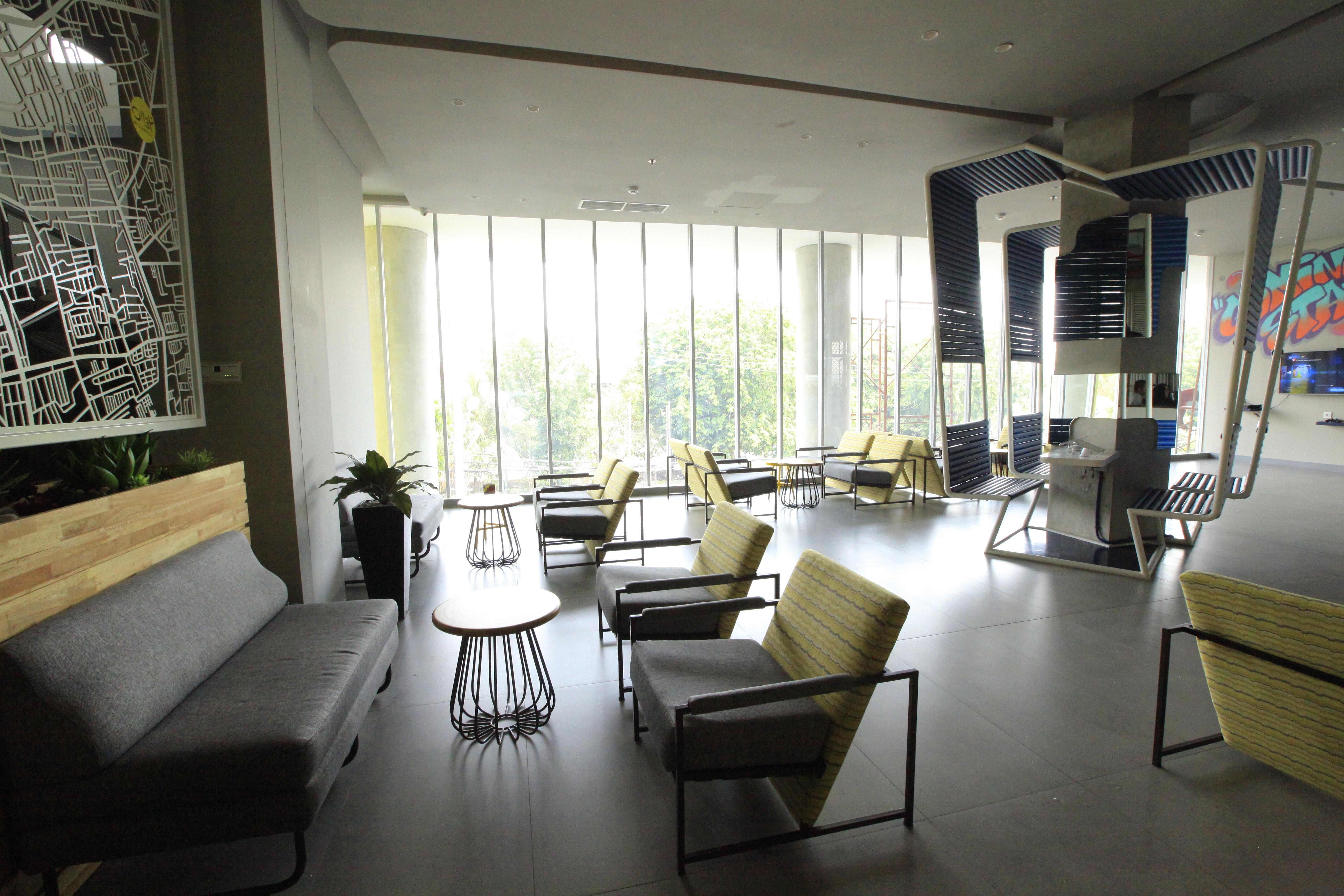 Yello Hotel Jemursari Surabaya Luaran gambar