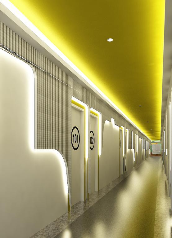 Yello Hotel Jemursari Surabaya Bilik gambar