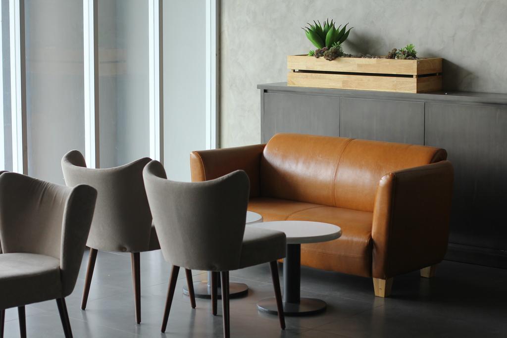 Yello Hotel Jemursari Surabaya Luaran gambar